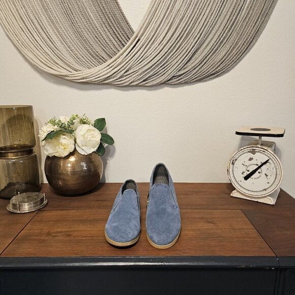 Hush Puppies "Moyen" Blue Suede Loafers Sz 7.5 - Picture 2 of 8